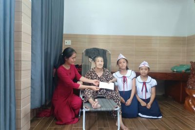 THĂM MẸ VIỆT NAM ANH HÙNG